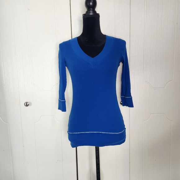 5/$15 Tee Shop Blue V Neck Y2K Shirt Top - Picture 2 of 9